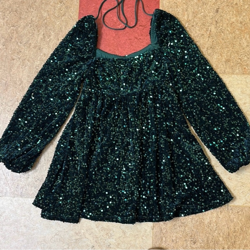 Altered state size small Green Sequin Long Sleeve Dress